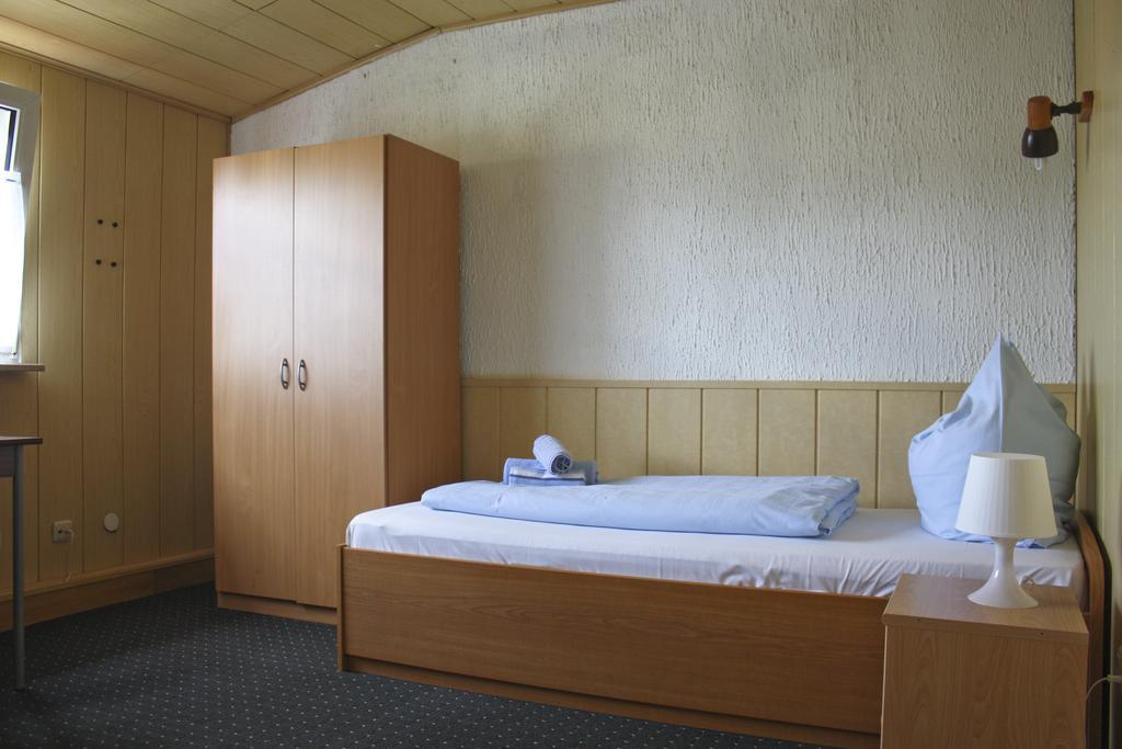 ארלנגן Gaestehaus Am Heuss-Platz חדר תמונה